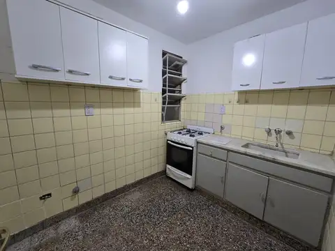 Carlos Calvo 3700, Piso 1