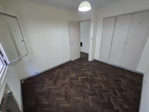 Carlos Calvo 3700, Piso 1