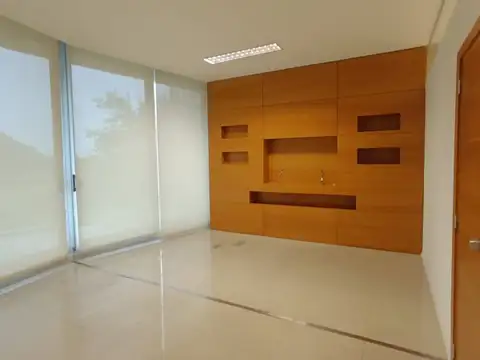 Oficina en Venta con 1 cochera