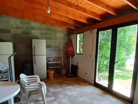 Casa 4 ambientes con 2 baños