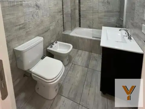 Depto Tipo Casa en Venta con 2 cocheras