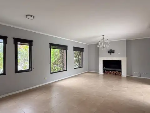 Casa en Alquiler de 3 dormitorios