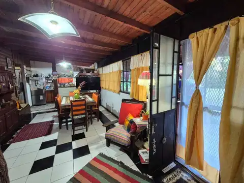 Casa 3 ambientes con 1 baño
