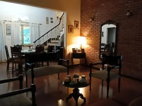 Casa 5 ambientes con 3 baños