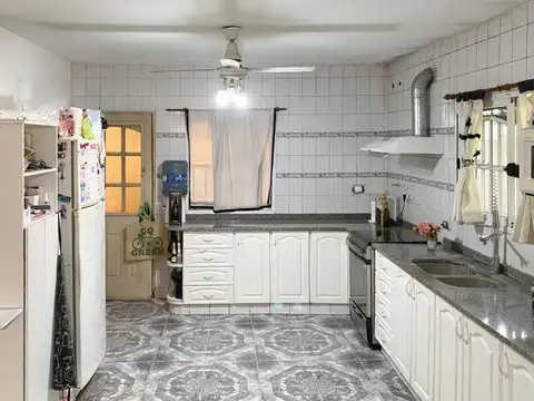 Casa 2 ambientes con 1 baño