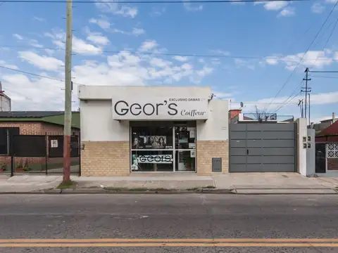 25 de mayo 1700 local y casa sobre lote de 10mx50m