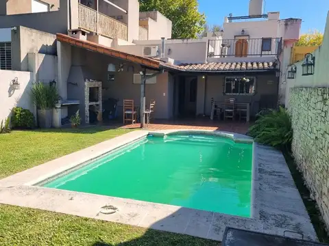 VENTA CASA 5 AMB. SAN MIGUEL PATIO PILETA COCHERA