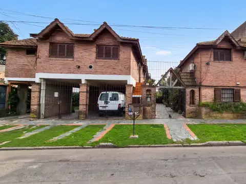 Departamento con cochera en VENTA. Villa Morra I.