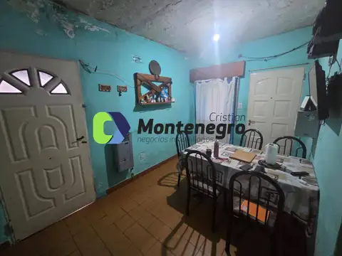 Casa 4 ambientes con 2 baños