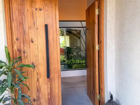 Casa 7 ambientes con 3 baños