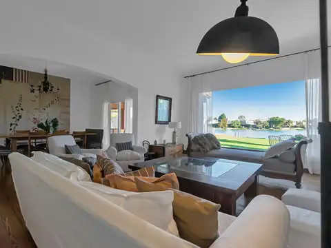 Casa en Venta en Santa Barbara, USD 1.350.000