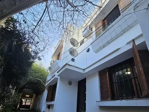Departamento en Pasillo de 2 Dormitorios con Terrazas, Parrillero y Lavadero – Zona Parque Independe