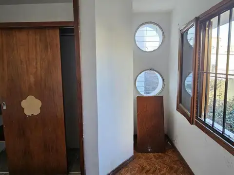Departamento en Pasillo de 2 Dormitorios con Terrazas, Parrillero y Lavadero – Zona Parque Independe