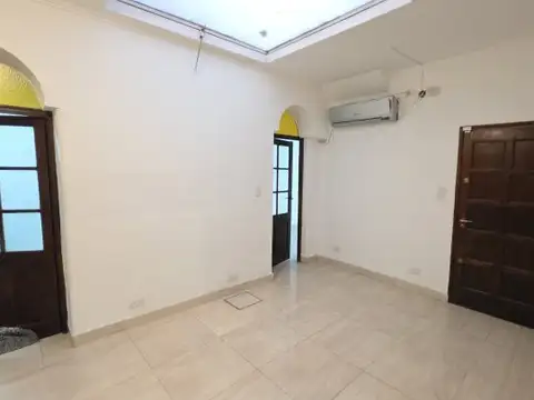 Depto Tipo Casa en Alquiler de 4 ambientes