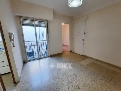 SEMIPISO EN FRIAS AL 200 - IMPECABLE TODO SOL