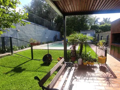Casa en Venta con 2 cocheras