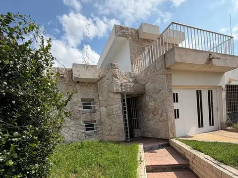 CASA APTA CRÉDITO EN BARRIO SANTA ANA GUAYMALLÉN