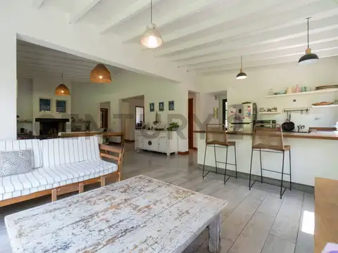 Sourdeaux 2800, Piso 0