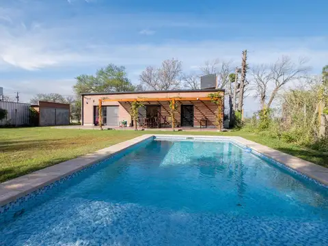ZONA EL MATE: CASA DE 3 DORMITORIOS CON PILETA
