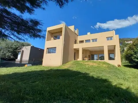 Avenida Ejército Argentino 400