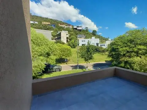 Casa 4 dormitorios en Country La Cuesta