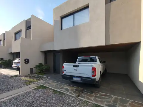 Casa en Alquiler de 3 dormitorios