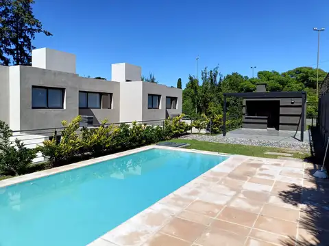 Av. Antártida Argentina, Lomas Oeste, Villa Allende 100