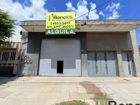 Local en alquiler con persiana automática en zona comercial