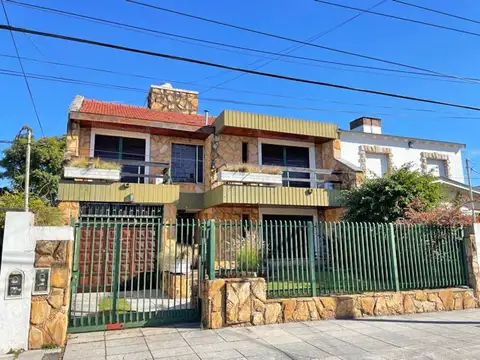 GRAN CHALET DE CATEGORIA EN 2 PLANTAS 