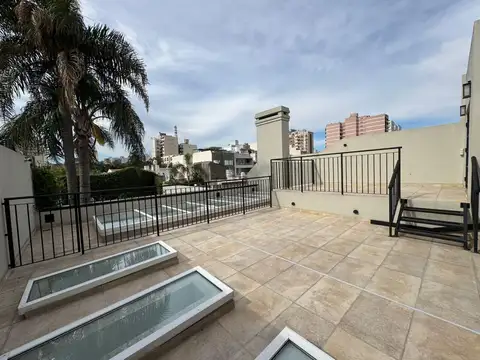 Excelente Casa 5 Amb c/cochera 3 autos 406m² Cub. - Castelli - Ramos Mejia