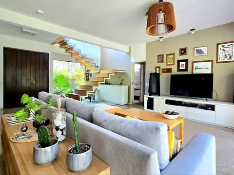 Casa en Venta en Martínez Vías / Libertador, USD 749.000