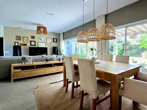 Casa en Venta con 1 cochera