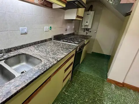 Depto Tipo Casa 3 ambientes con 2 baños