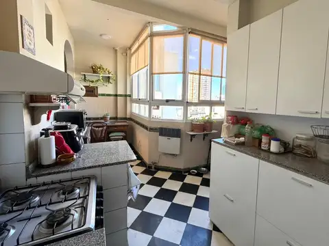 Departamento semipiso en Venta en San Telmo de 5 ambientes, estilo francés