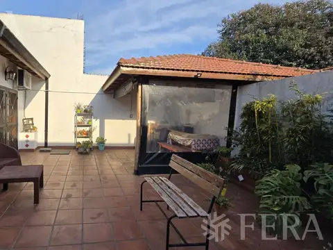 Venta de PH 2 ambientes con cochera y parrilla en Quilmes