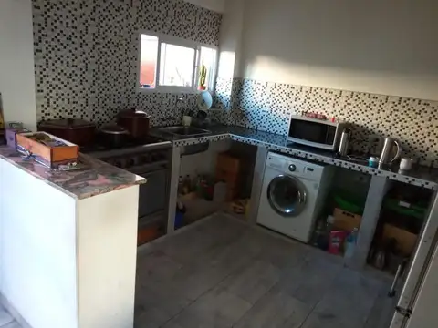 Depto Tipo Casa en Venta en Villa Luzuriaga, USD 120.000