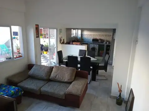 Triunvirato 2500 , Piso 1