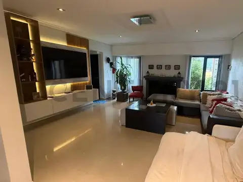 Casa en Venta en Lisandro Olmos Etcheverry, USD 220.000