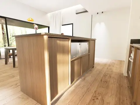 Casa 4 ambientes con 2 baños