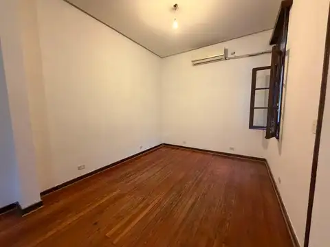 Casa en venta 4 ambientes con patio y terraza
