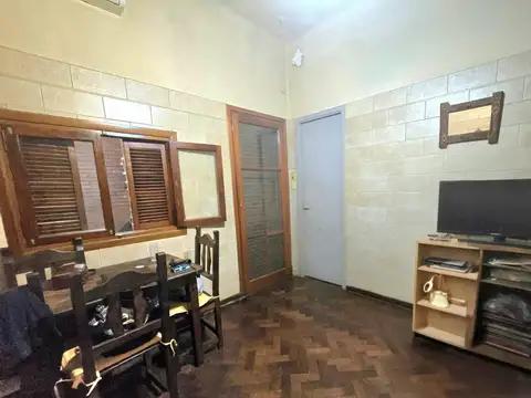 Depto Tipo Casa en Venta 50 años