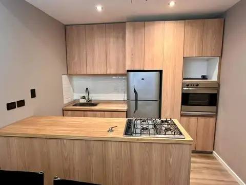 Pena 2600, Piso PB