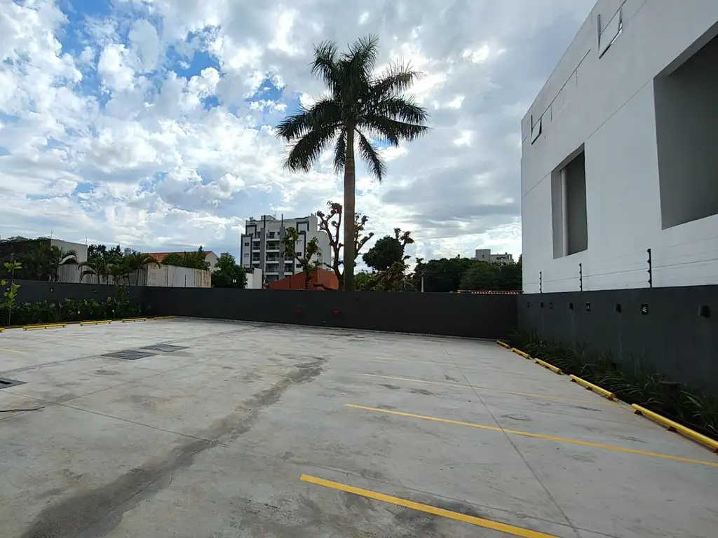 Azzaro IV en Asunción