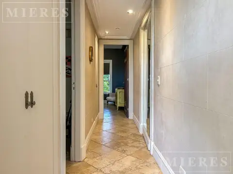 Casa en Venta con 4 cocheras