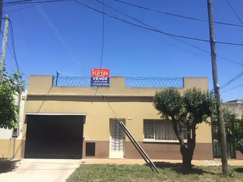 VENTA CASA 3 AMBIENTES CON GALPON + DPTO 2 AMBIENTES