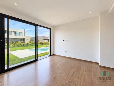 Casa en Venta en Canning Chico, USD 299.000