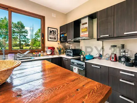 Casa en Venta con 4 cocheras