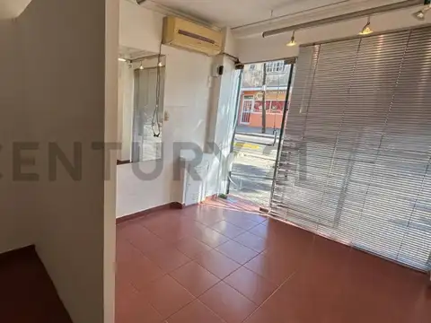 Local en Alquiler en Monte Castro, $ 650.000