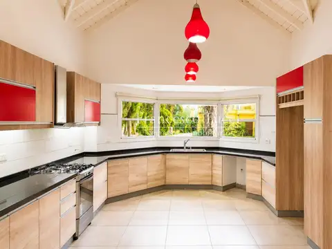 Casa en Alquiler en La Tradicion, USD 2.300