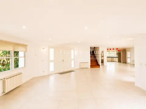 Casa en Alquiler al Oeste